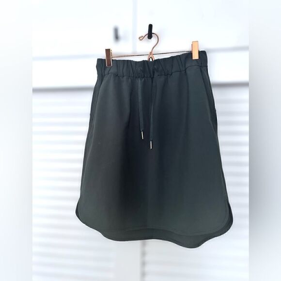 Lululemon On The Fly Skirt *Woven SZ 6 - Picture 2 of 12